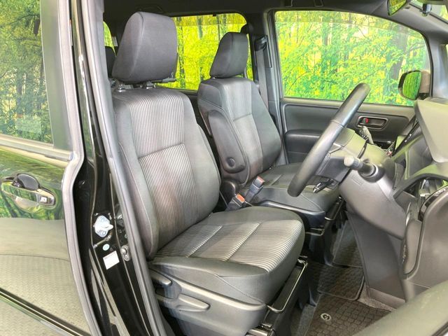 TOYOTA VOXY 2017 Image 31