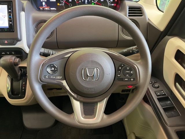 HONDA N BOX 2018 Image 31