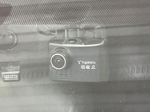 TOYOTA PRIUS ALPHA 2013 Image 31