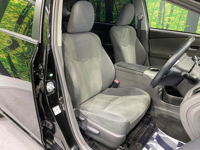 TOYOTA PRIUS ALPHA 2013 Image 31