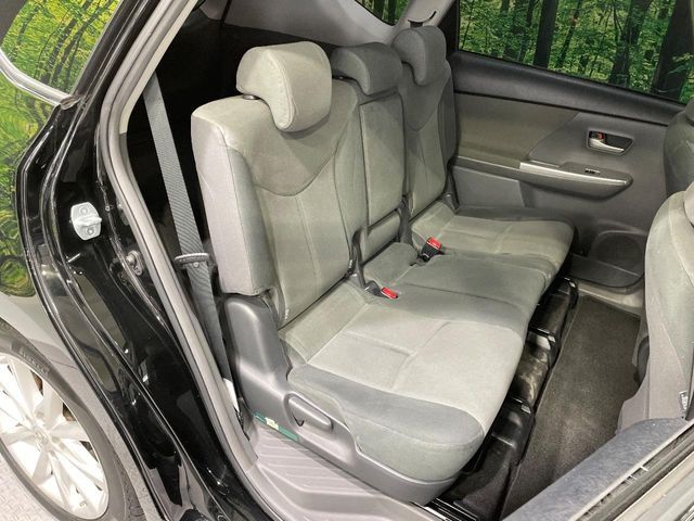 TOYOTA PRIUS ALPHA 2013 Image 31