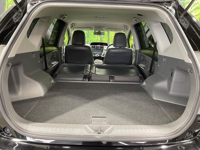 TOYOTA PRIUS ALPHA 2013 Image 31