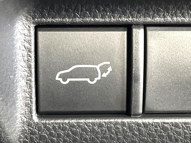 TOYOTA HARRIER HYBRID 2023 Image 31