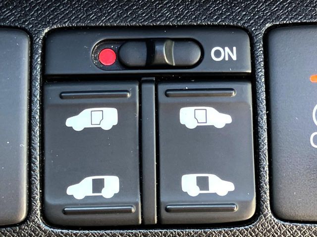 HONDA STEPWAGON SPADA 2012 Image 31