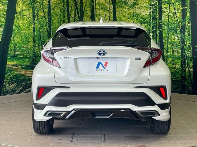 TOYOTA C-HR 2017 Image 31