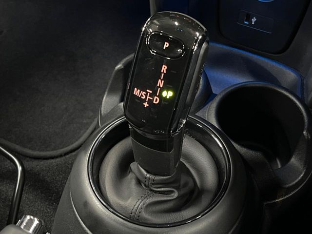 BMW MINI COOPER D 5DOOR 2021 Image 31