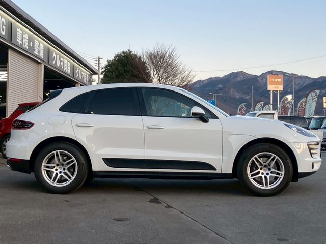 PORSCHE MACAN 2015 Image 31