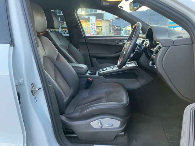 PORSCHE MACAN 2015 Image 31