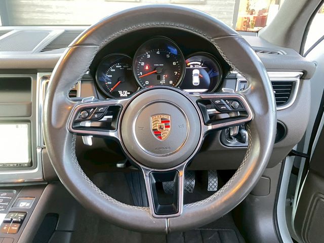 PORSCHE MACAN 2015 Image 31