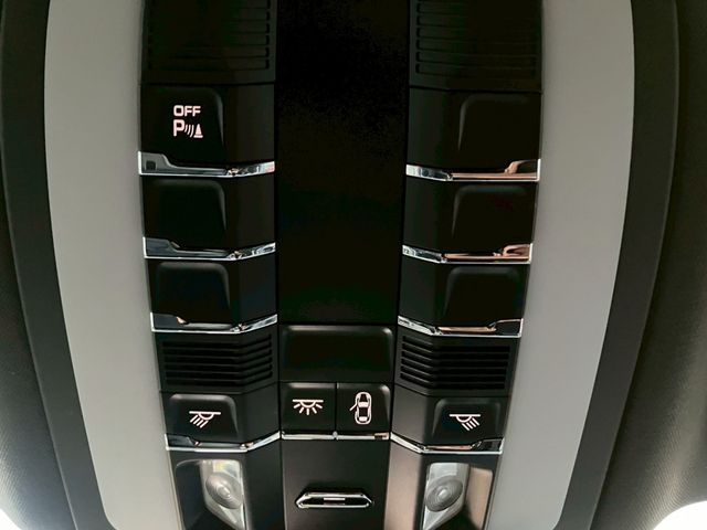 PORSCHE MACAN 2015 Image 31