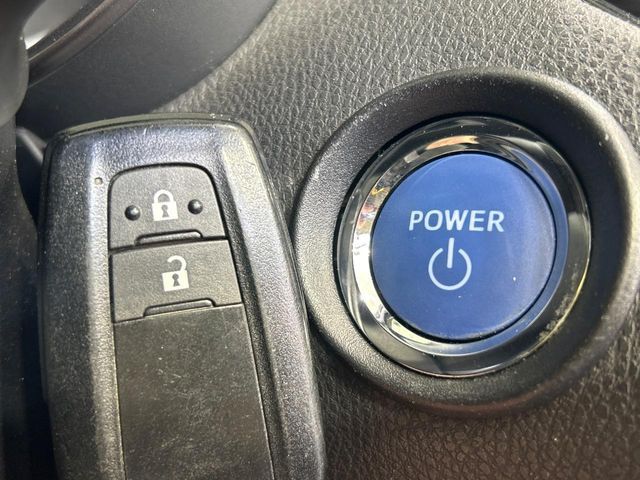 TOYOTA C-HR 2017 Image 31