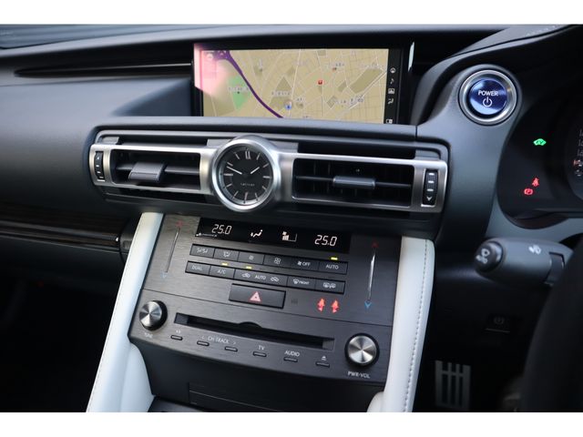 TOYOTA LEXUS RC300H 2022 Image 31