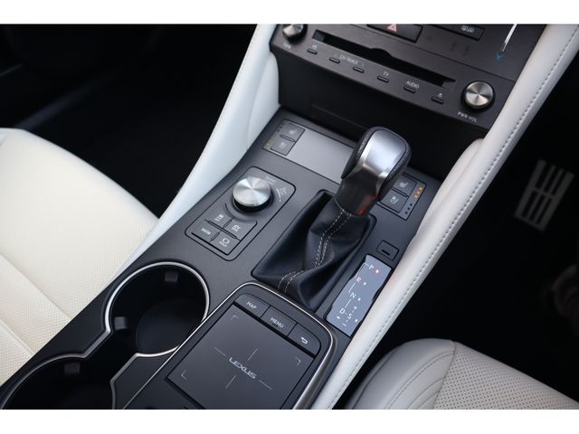 TOYOTA LEXUS RC300H 2022 Image 31