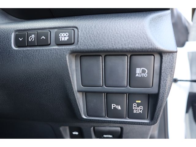 TOYOTA LEXUS RC300H 2022 Image 31