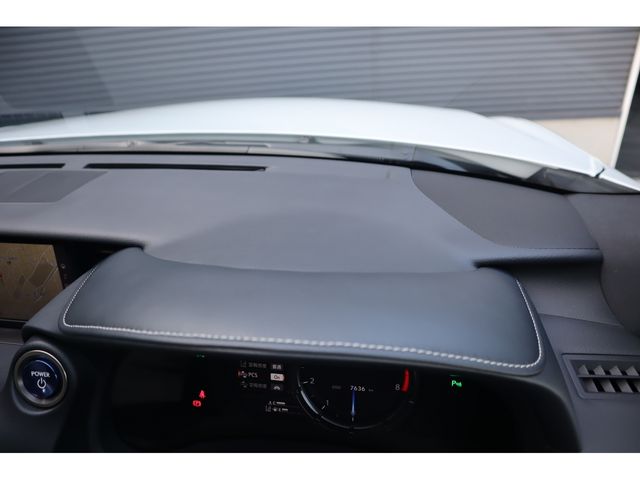 TOYOTA LEXUS RC300H 2022 Image 31