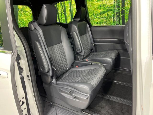 TOYOTA VOXY 4WD 2025 Image 31