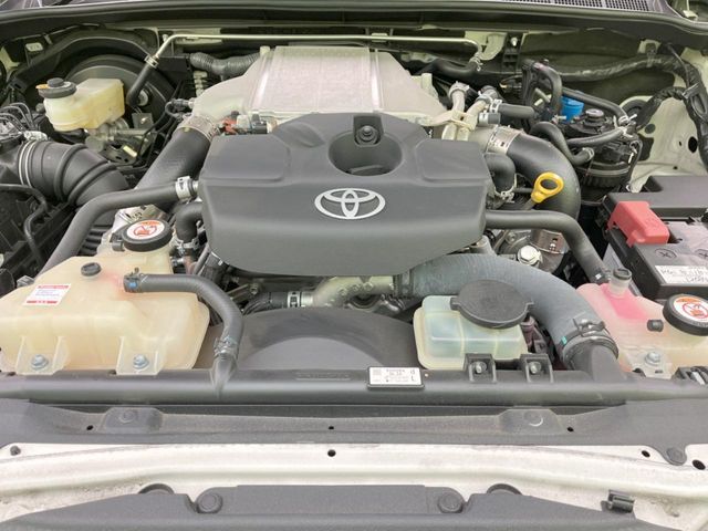 TOYOTA HILUX 4WD 2022 Image 31
