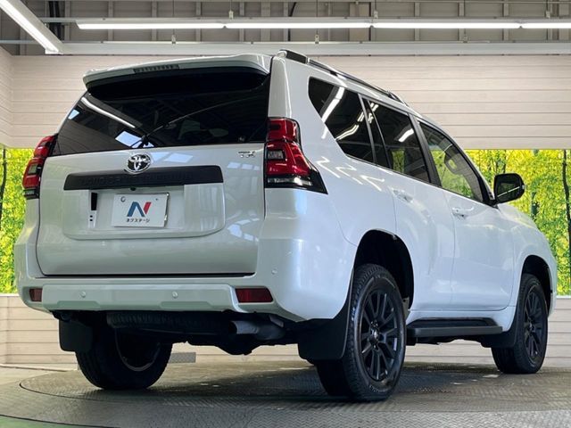 TOYOTA LANDCRUISER PRADO 2023 Image 31