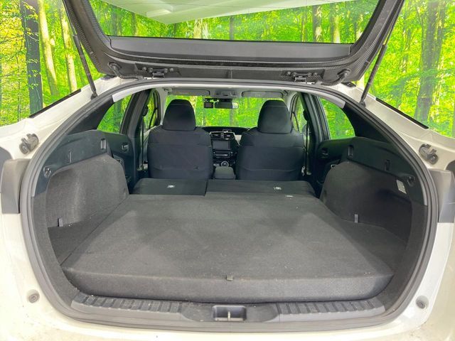 TOYOTA PRIUS PHV 2019 Image 31