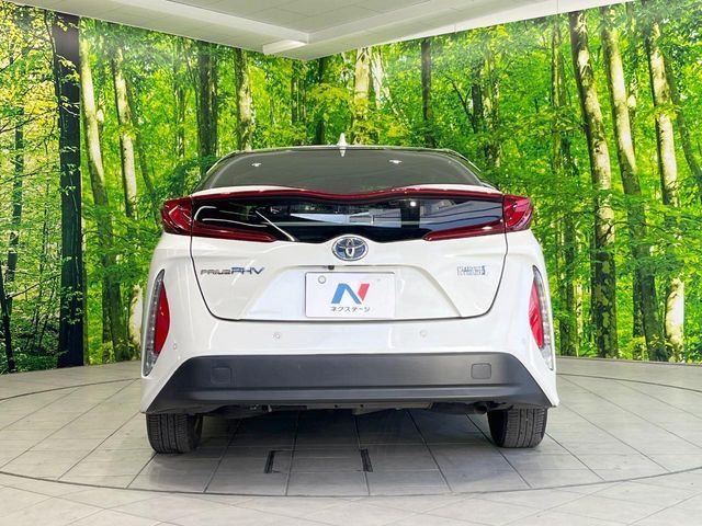 TOYOTA PRIUS PHV 2019 Image 31