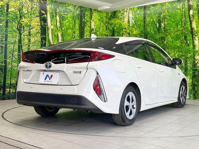 TOYOTA PRIUS PHV 2019 Image 31