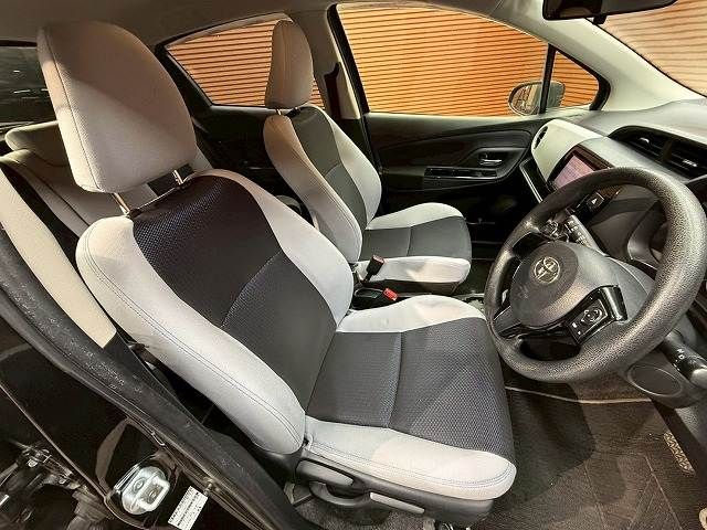 TOYOTA VITZ 2015 Image 31