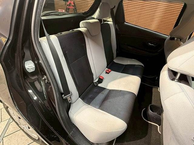 TOYOTA VITZ 2015 Image 31