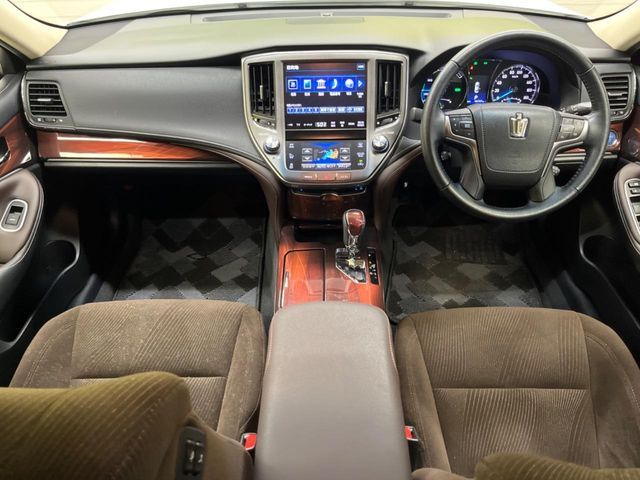 TOYOTA CROWN SEDAN HYBRID 2013 Image 31