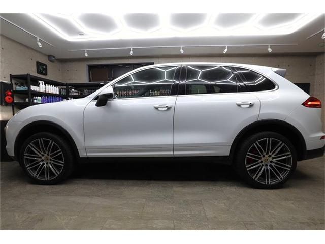 PORSCHE CAYENNE 2015 Image 31