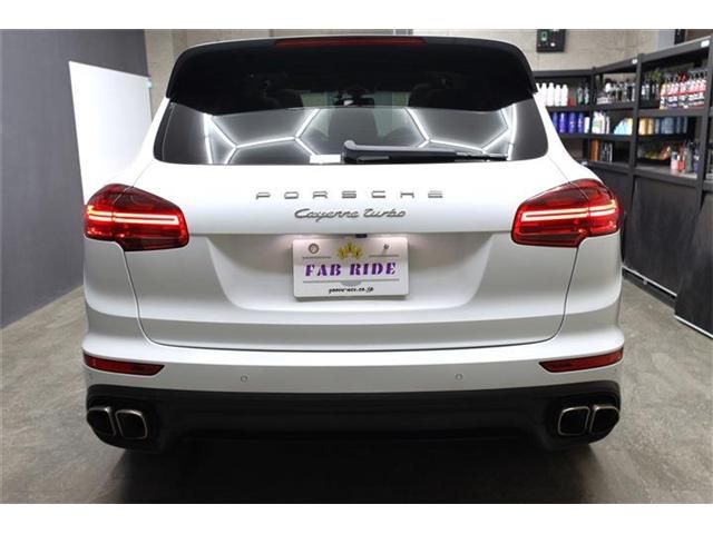 PORSCHE CAYENNE 2015 Image 31