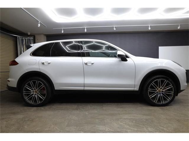 PORSCHE CAYENNE 2015 Image 31