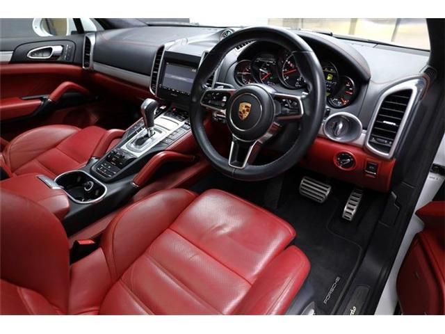 PORSCHE CAYENNE 2015 Image 31