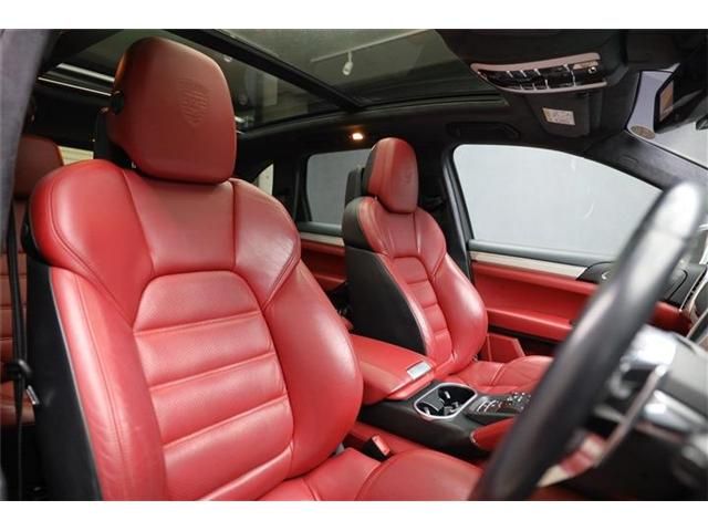 PORSCHE CAYENNE 2015 Image 31