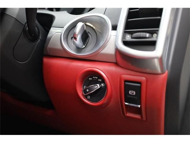 PORSCHE CAYENNE 2015 Image 31