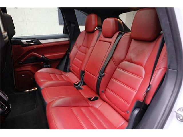 PORSCHE CAYENNE 2015 Image 31