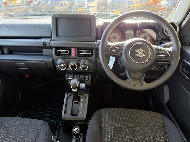 SUZUKI JIMNY NOMADE 2025 Image 31