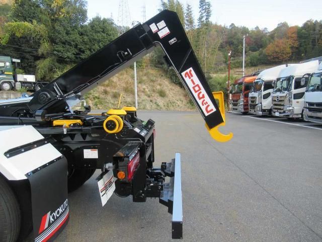 MITSUBISHI FUSOU SUPER GREAT 2025 Image 31