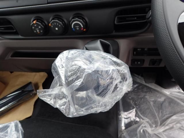 MITSUBISHI CANTER 2025 Image 31