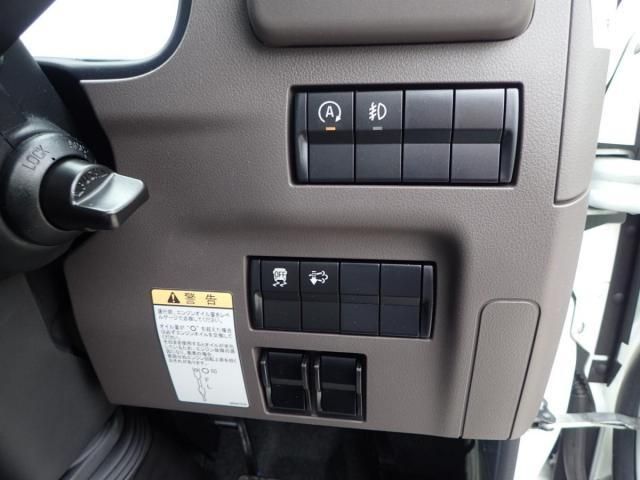 MITSUBISHI CANTER 2025 Image 31