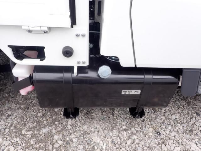 MITSUBISHI CANTER 2025 Image 31