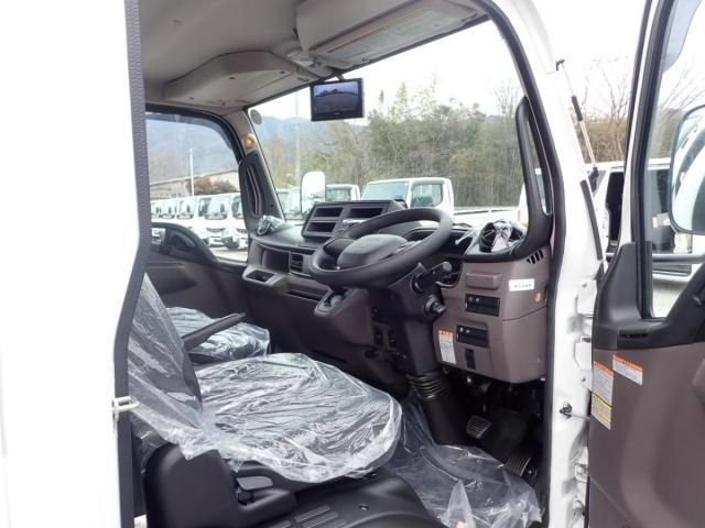 MITSUBISHI CANTER 2025 Image 31