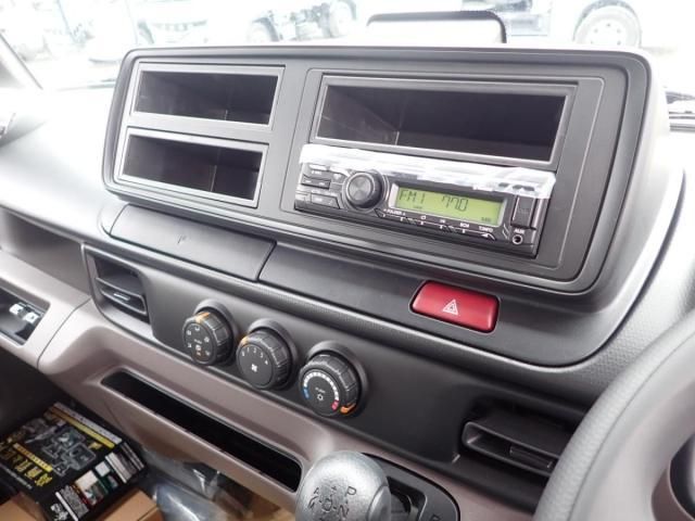 MITSUBISHI CANTER 2025 Image 31