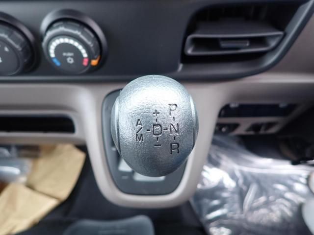 MITSUBISHI CANTER 2025 Image 31