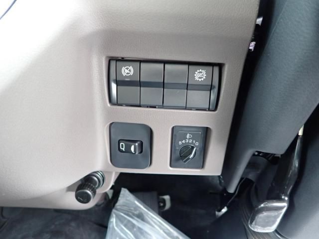 MITSUBISHI CANTER 2025 Image 31