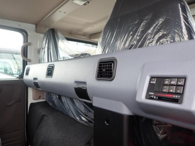 MITSUBISHI CANTER 2025 Image 31