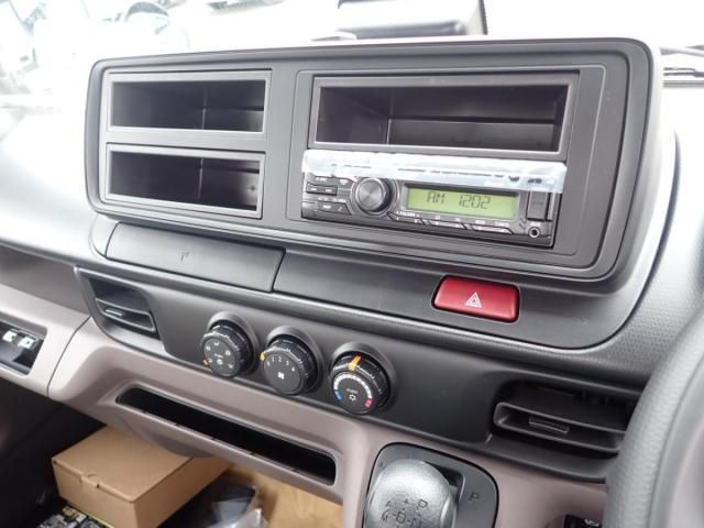 MITSUBISHI CANTER 2025 Image 31