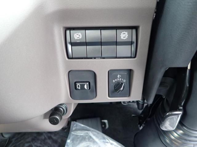 MITSUBISHI CANTER 2025 Image 31