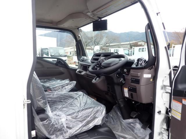 MITSUBISHI CANTER 2025 Image 31