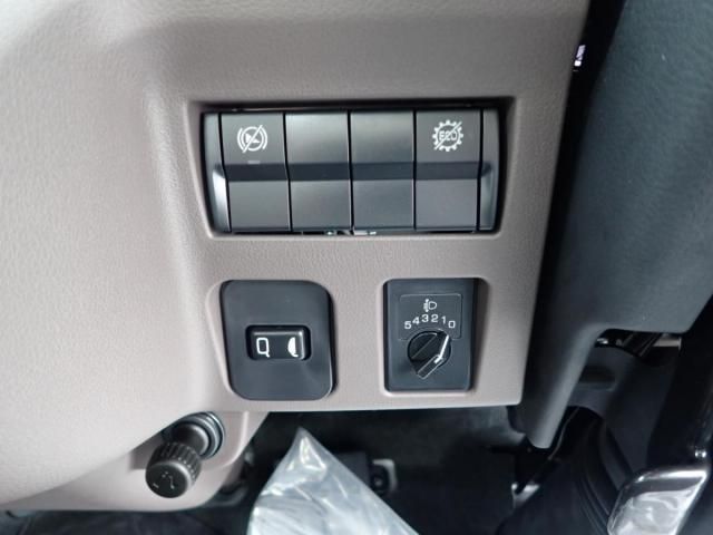 MITSUBISHI CANTER 2025 Image 31