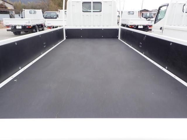 MITSUBISHI CANTER 2025 Image 31